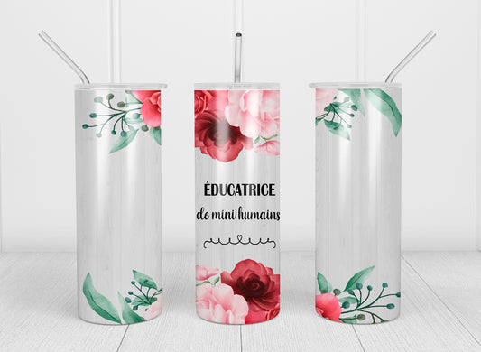 Design Tumblers 20 oz sublimation. éducatrice de mini humain, fond bois